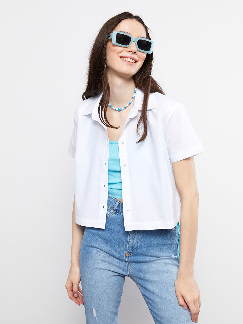 قميص نسائي بأزرار أمامية وكم قصير-1