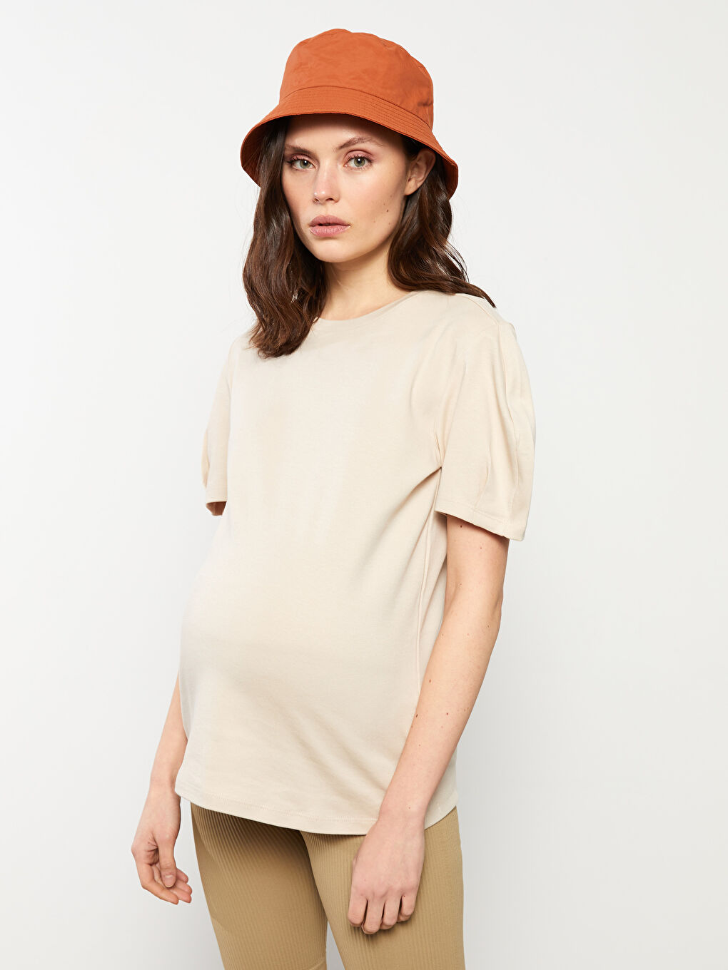 Bej Bisiklet Yaka Düz Kısa Kollu Pamuklu Hamile Tişört