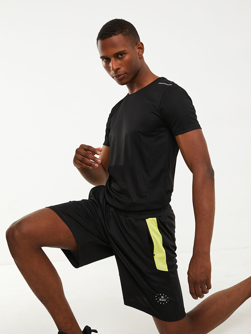 Siyah Standart Kalıp Erkek Spor Şort