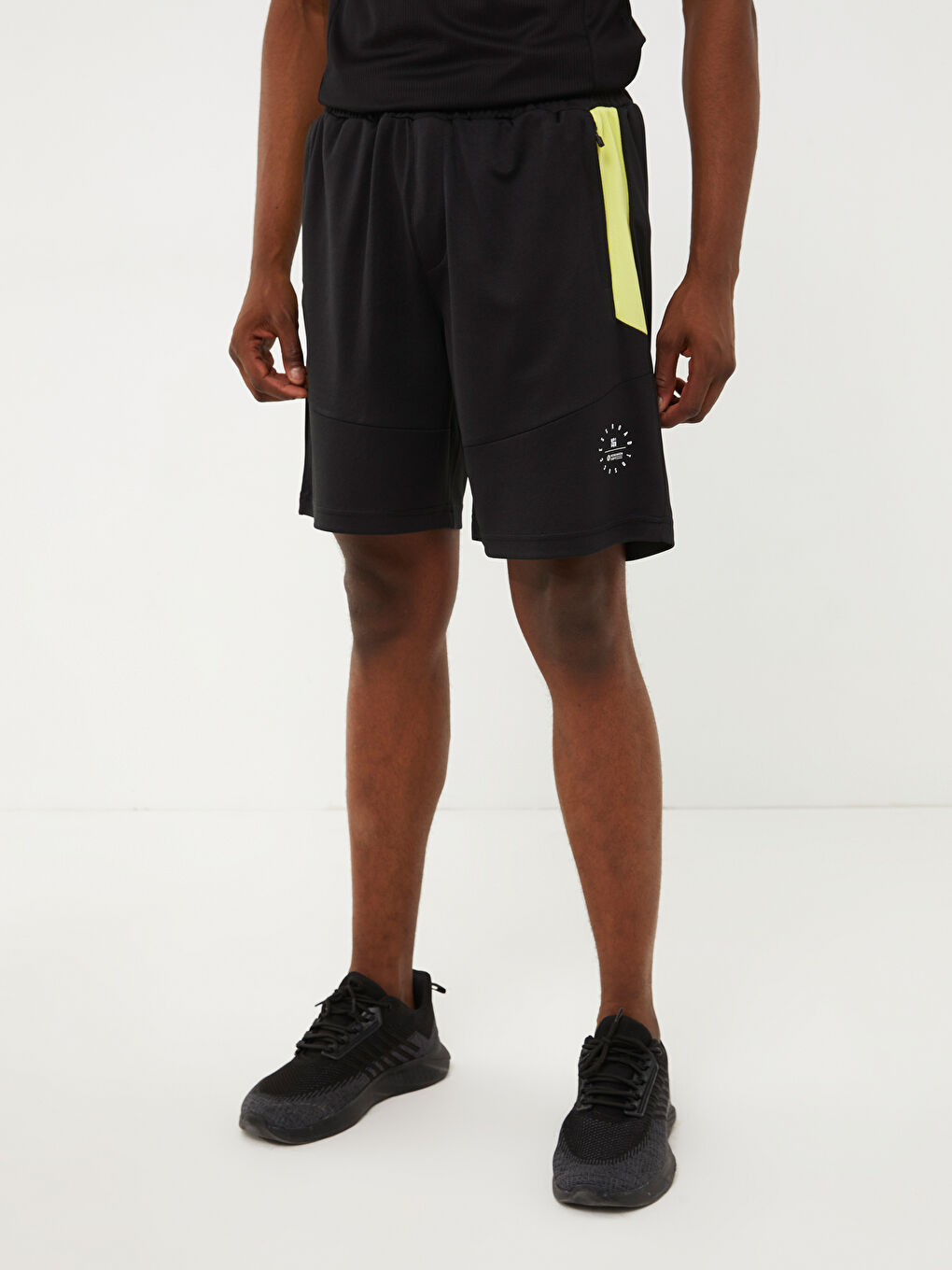 Siyah Standart Kalıp Erkek Spor Şort-3