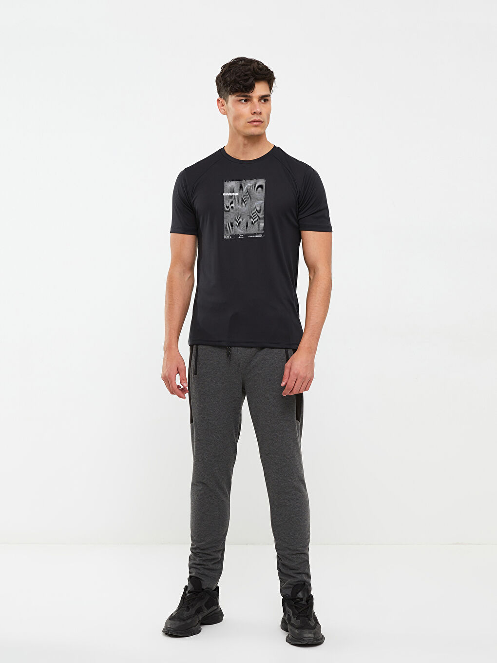 Siyah Bisiklet Yaka Kısa Kollu Baskılı Erkek Spor Tişört-1