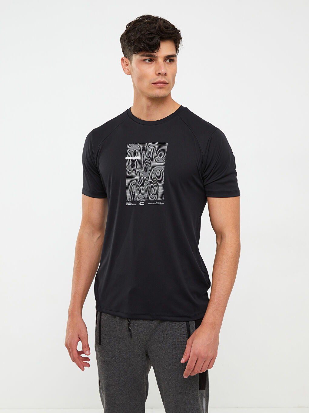 Siyah Bisiklet Yaka Kısa Kollu Baskılı Erkek Spor Tişört-2
