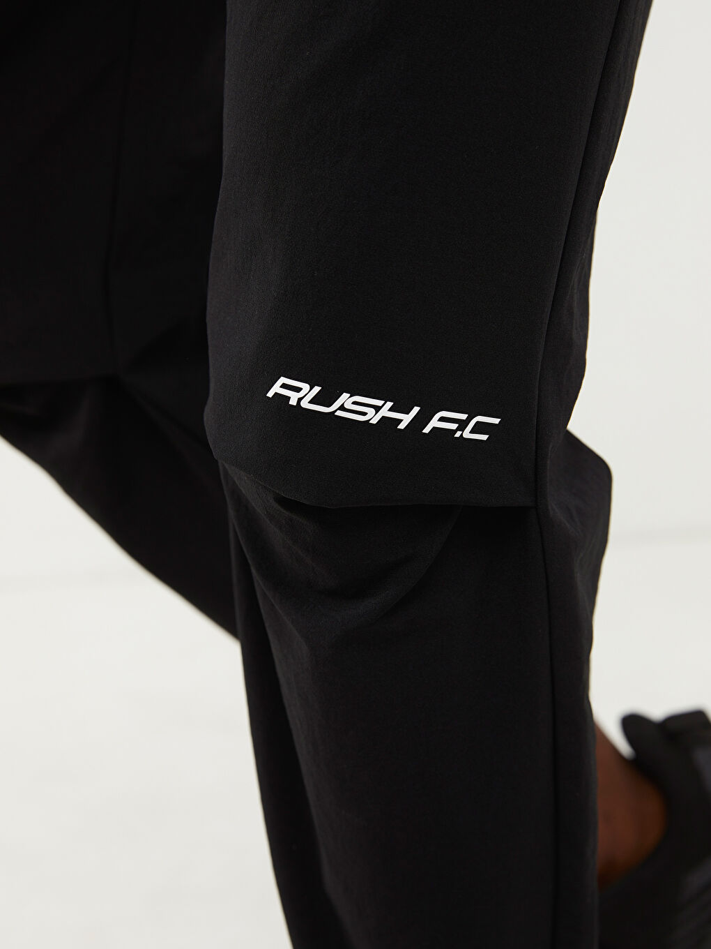 Siyah Standart Kalıp Erkek Jogger Eşofman Altı-3