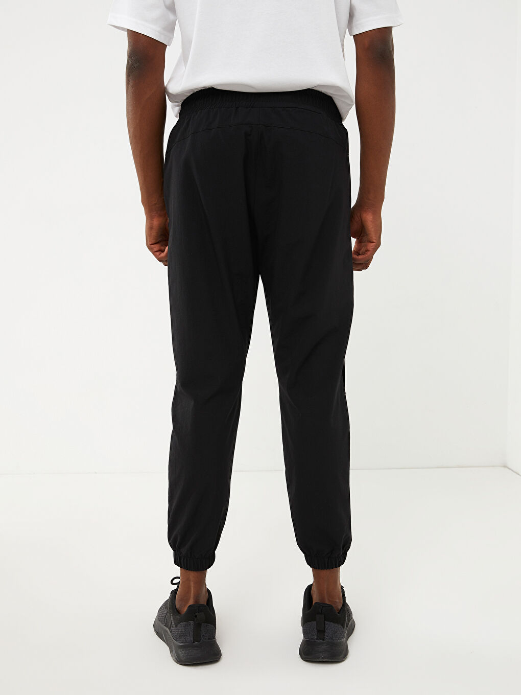 Siyah Standart Kalıp Erkek Jogger Eşofman Altı-4