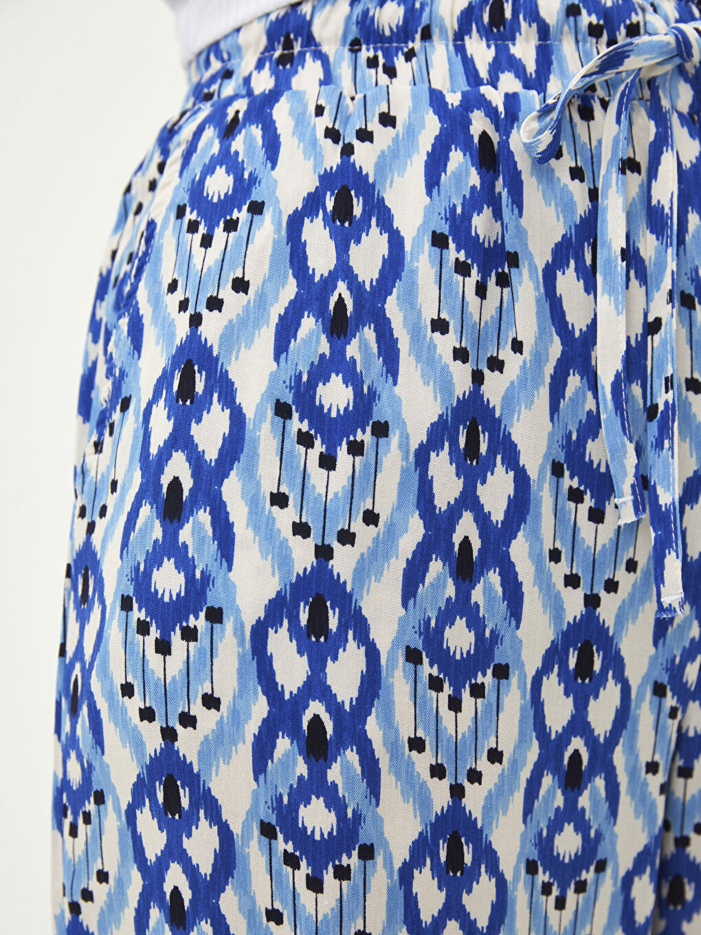 Elastic Waist Patterned Pocket Detailed Poplin Women's Trousers-4