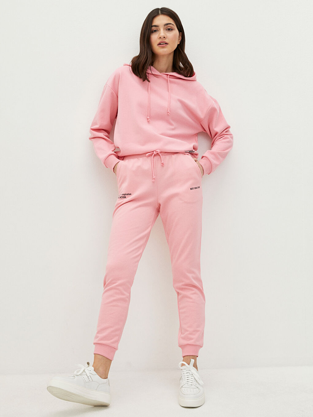 Әйелдерге арналған серпімді белдік әріп принтті қалтасы бар спорттық шалбар-1