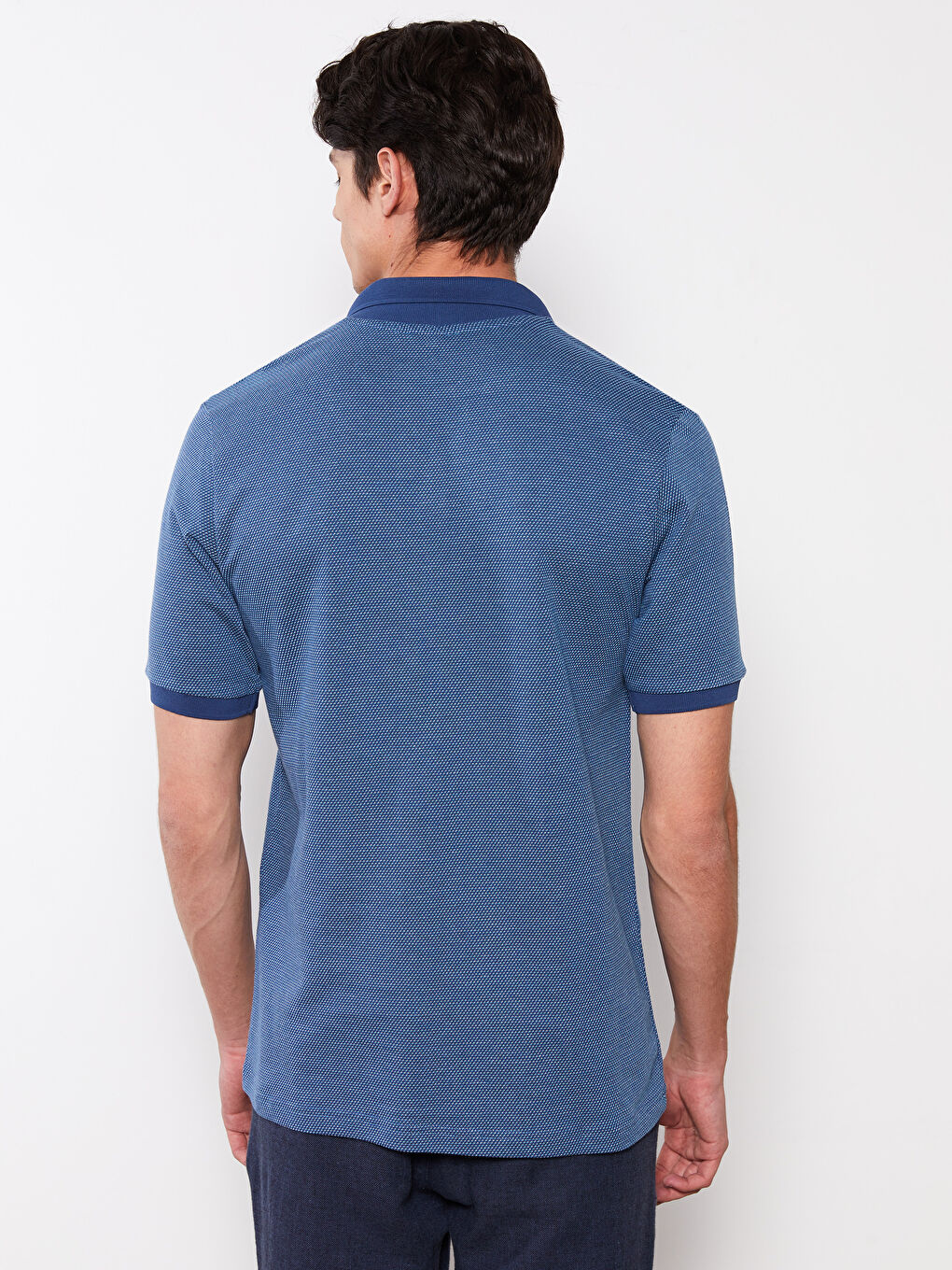 تي شيرت رجالي بياقة بولو وكم قصير من قماش جيرسي-4