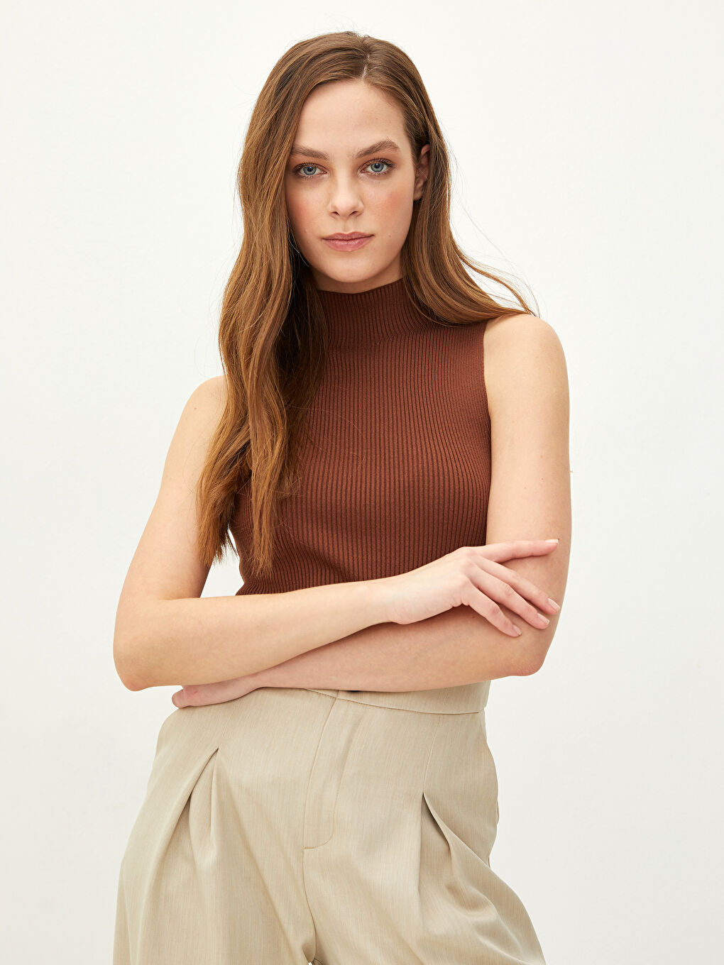 Kahverengi Kadın Yarım Balıkçı Yaka Düz Triko Kazak