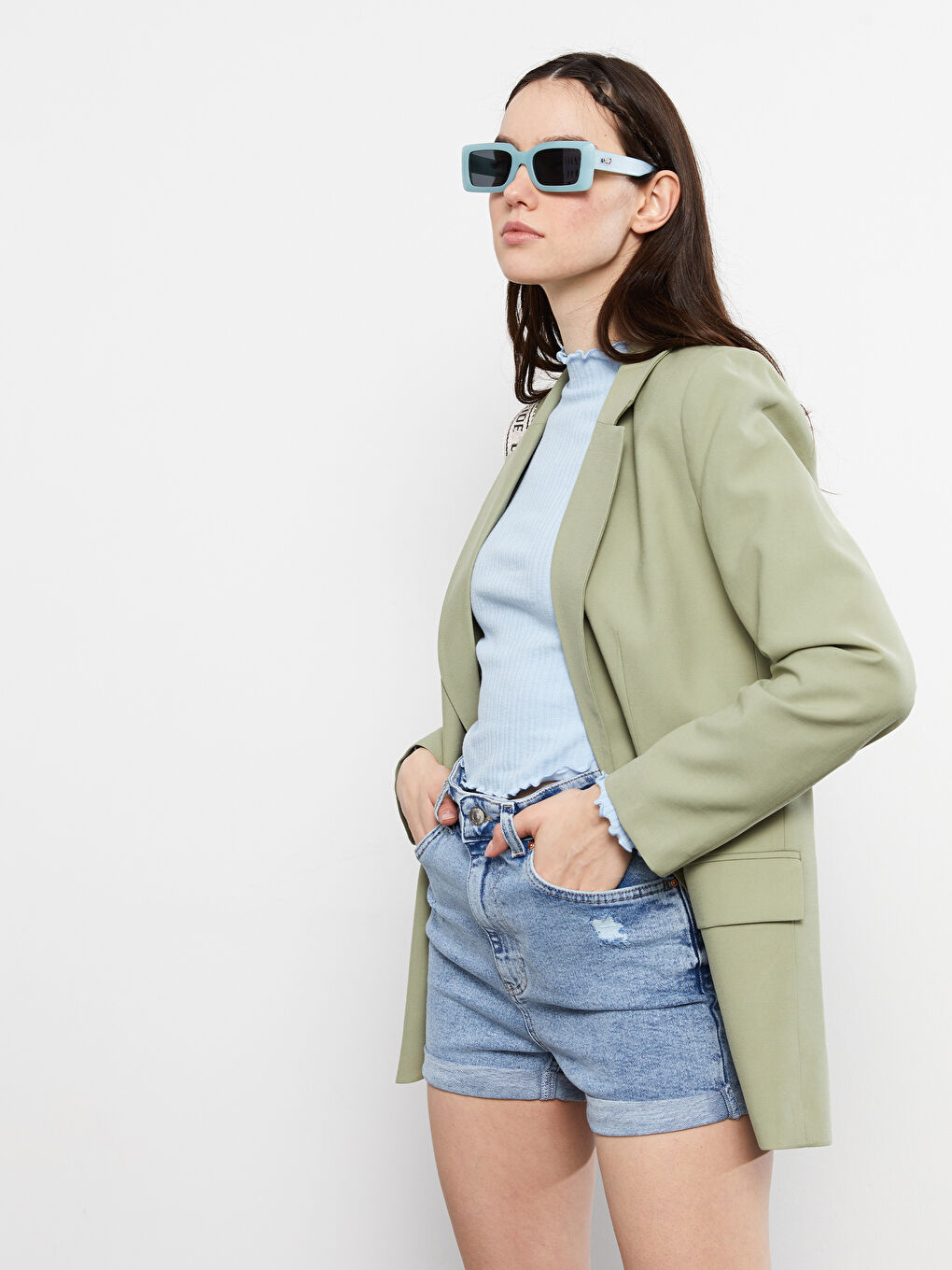 Mavi Standart Fit Düz Cep Detaylı Kadın Jean Şort-1