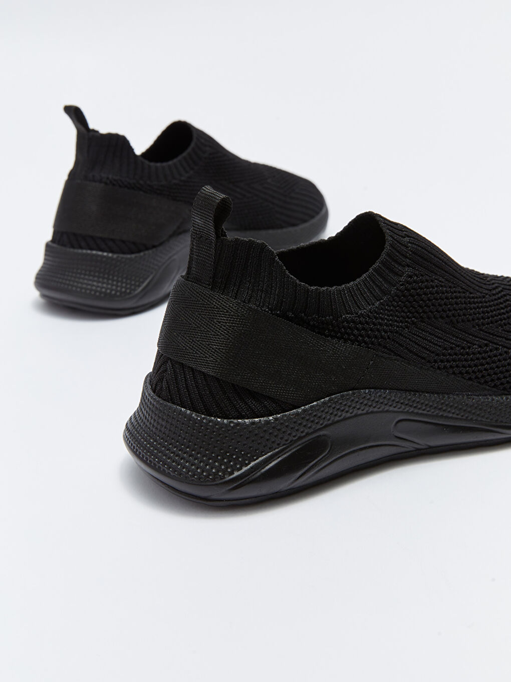 Siyah File Detaylı Kalın Tabanlı Kadın Aktif Spor Ayakkabı-4