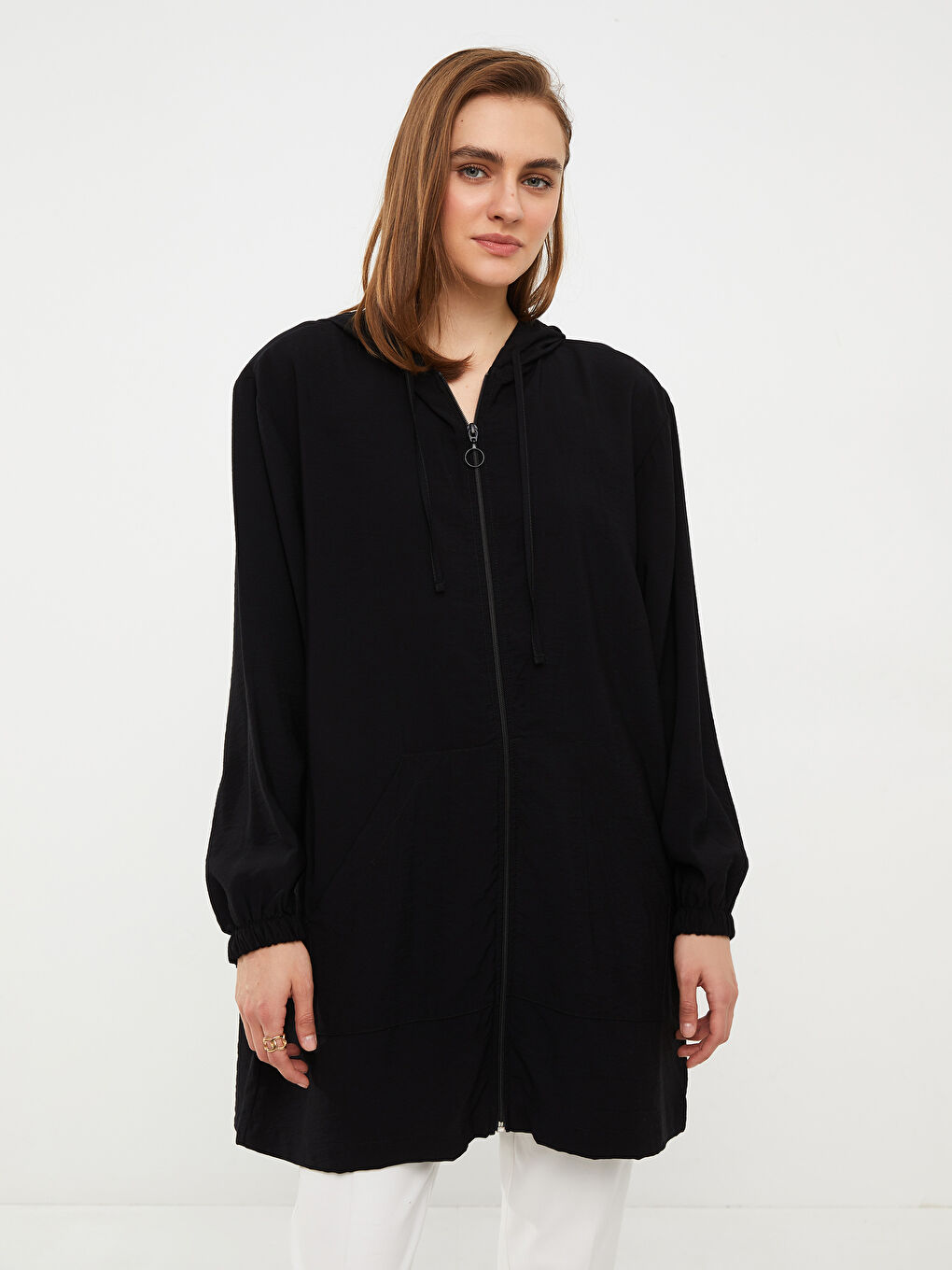 Siyah Kapüşonlu Düz Uzun Kollu Kadın Ceket-2