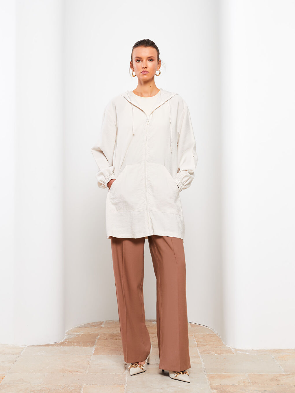 Gri Kapüşonlu Düz Uzun Kollu Kadın Ceket