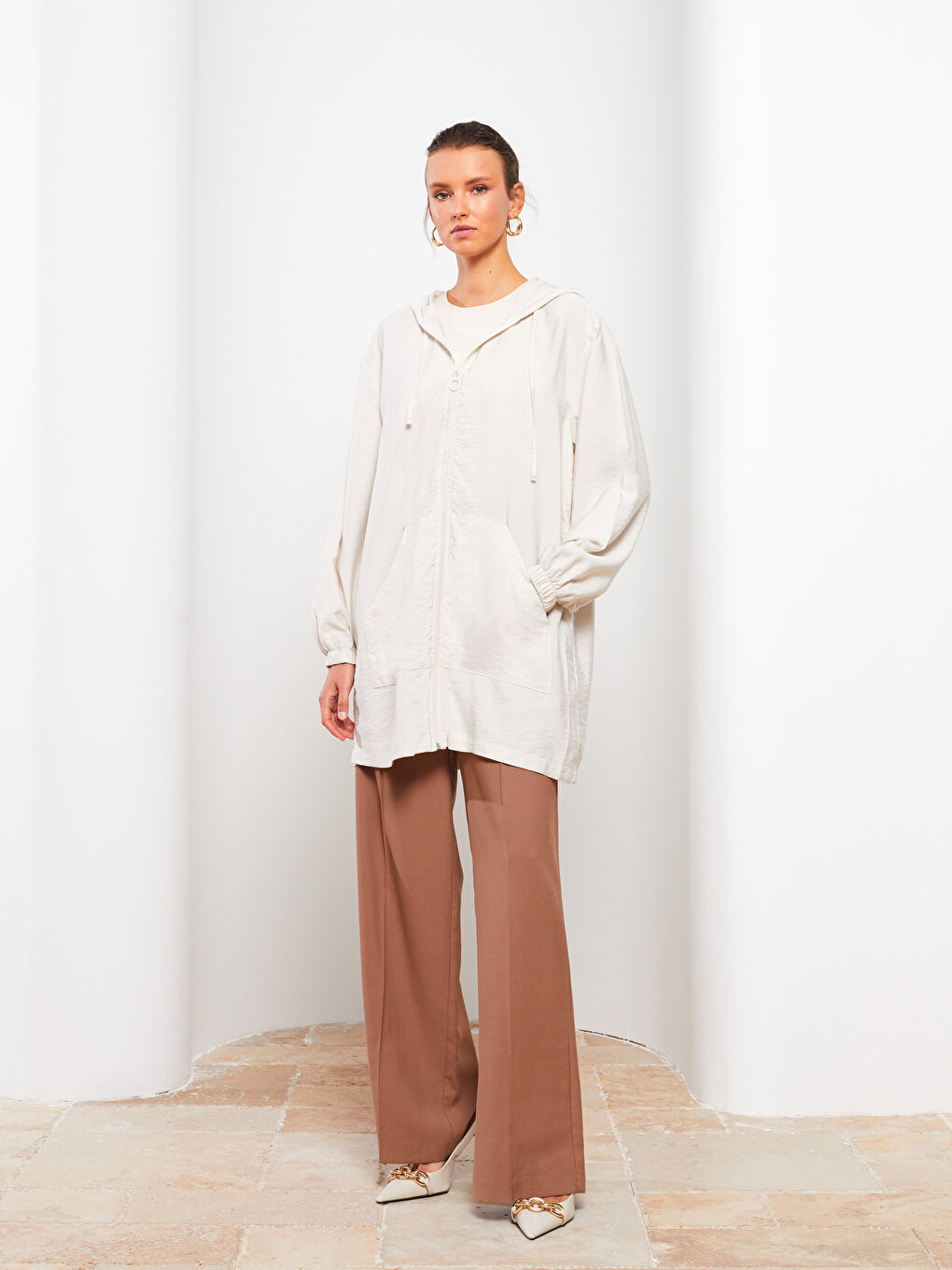 Gri Kapüşonlu Düz Uzun Kollu Kadın Ceket-1