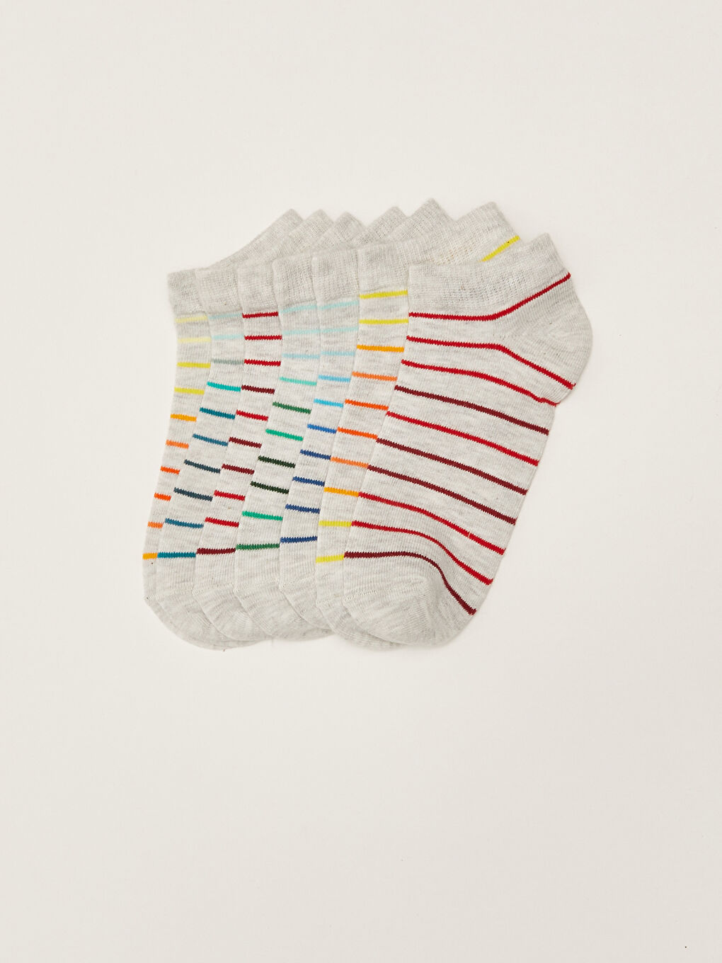 جوارب رياضية مُخَطَّطة للأولاد عبوة من 7 قطع