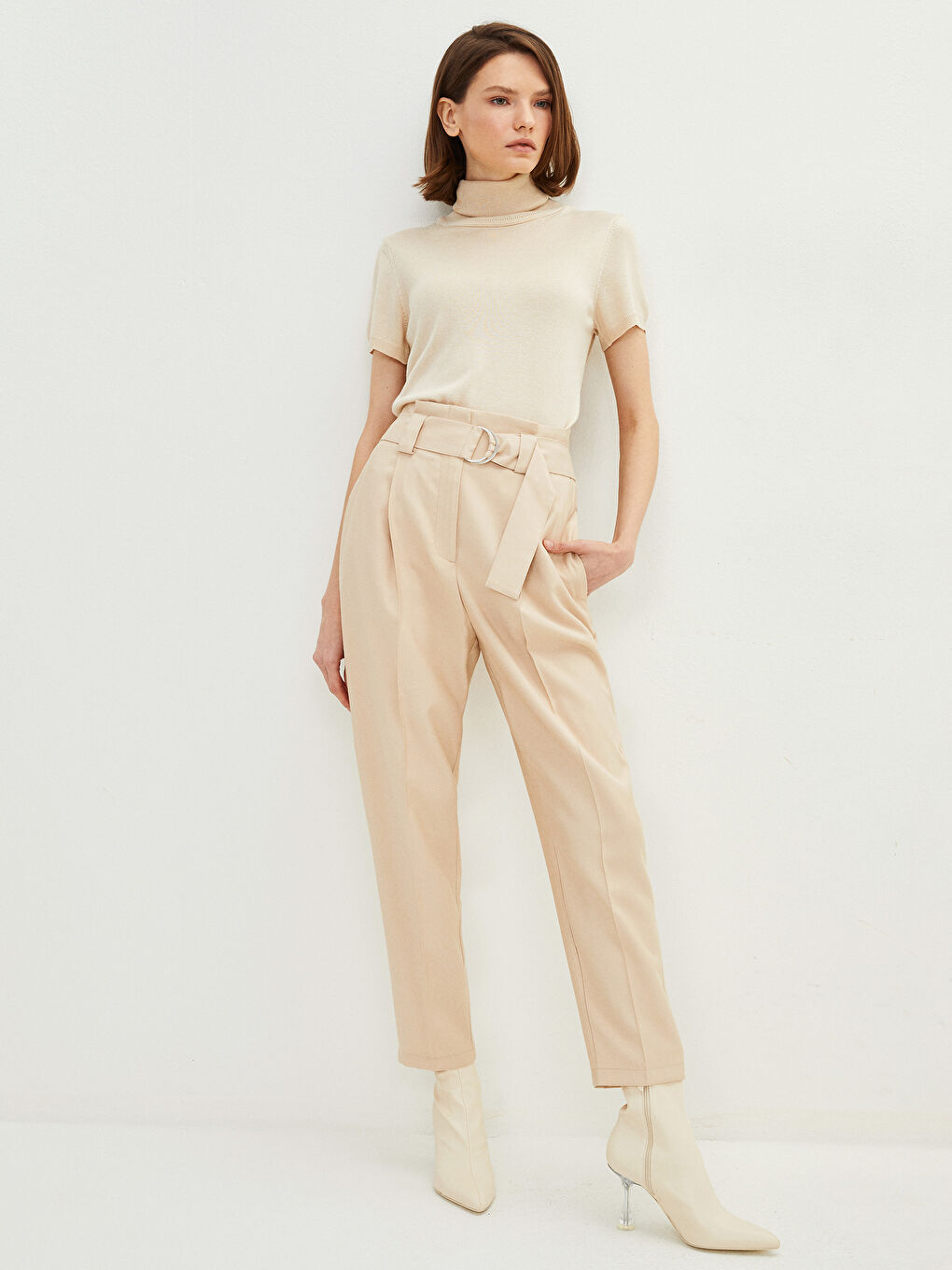 LCW Vision High Waist Comfortable Fit Women's Carrot Trousers with Straight Pocket Detail -S2G866Z8-S3X