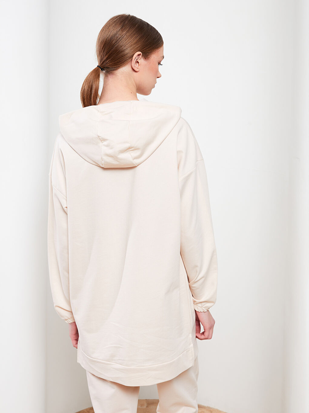 Tunique en Sweatshirt à Capuche Imprimée à Manches Longues pour Femmes-4