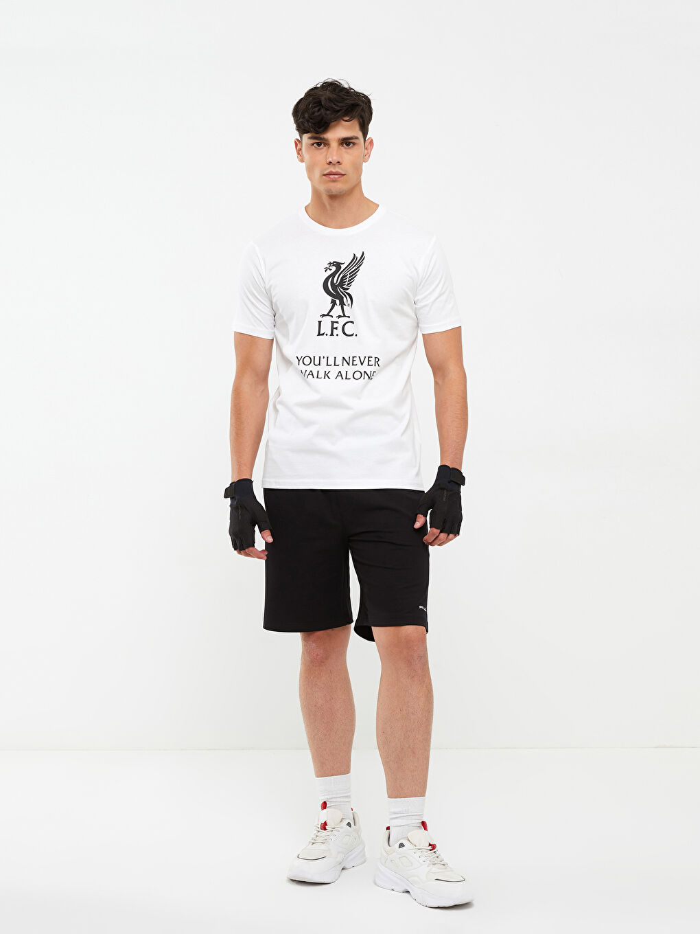 تيشيرت رياضي مطبوع ليفربول كم قصير برقبة دائرية للرجال-1