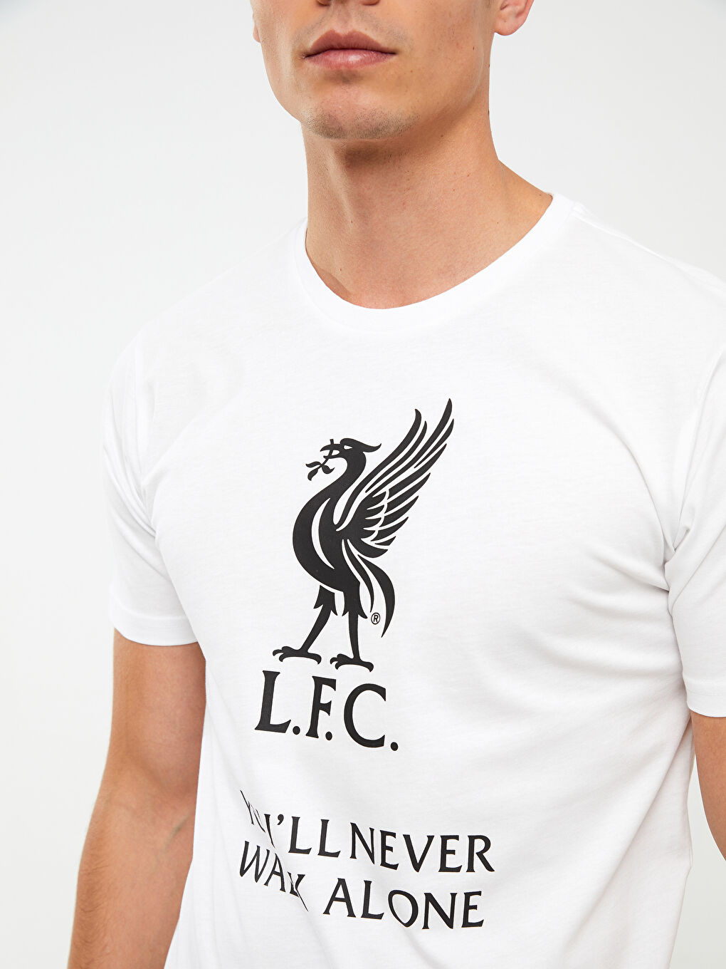 تيشيرت رياضي مطبوع ليفربول كم قصير برقبة دائرية للرجال-2