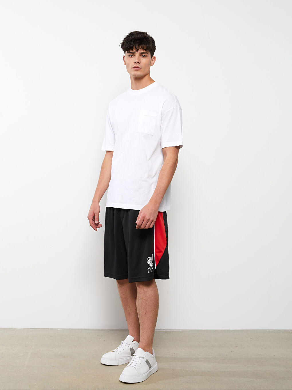 Siyah Standart Kalıp Liverpool Baskılı Erkek Spor Şort-1