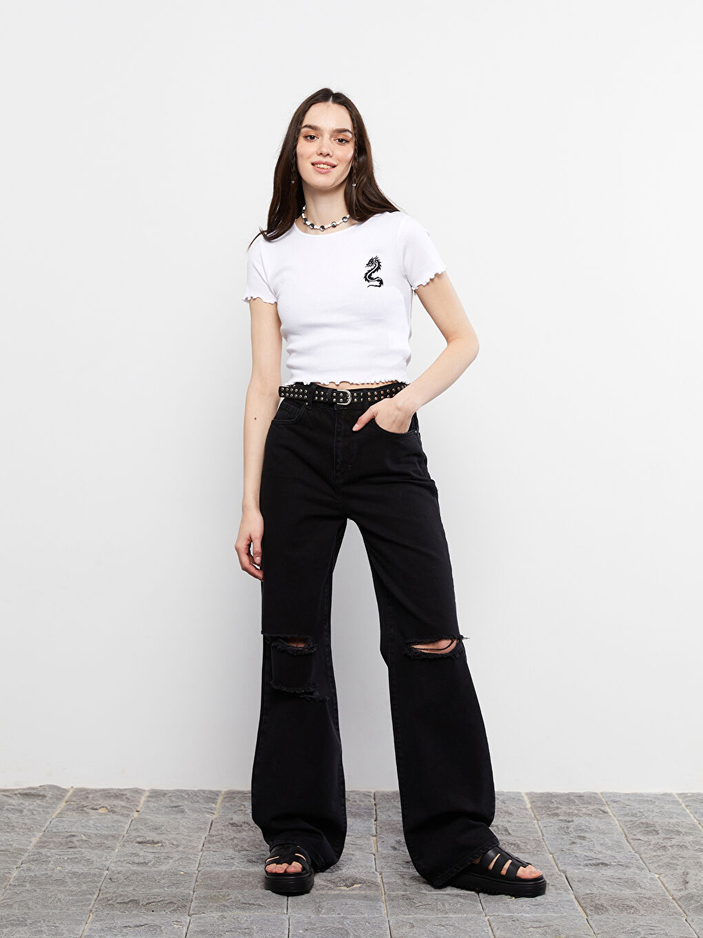 Beyaz Bisiklet Yaka Baskılı Kısa Kollu Kadın Crop