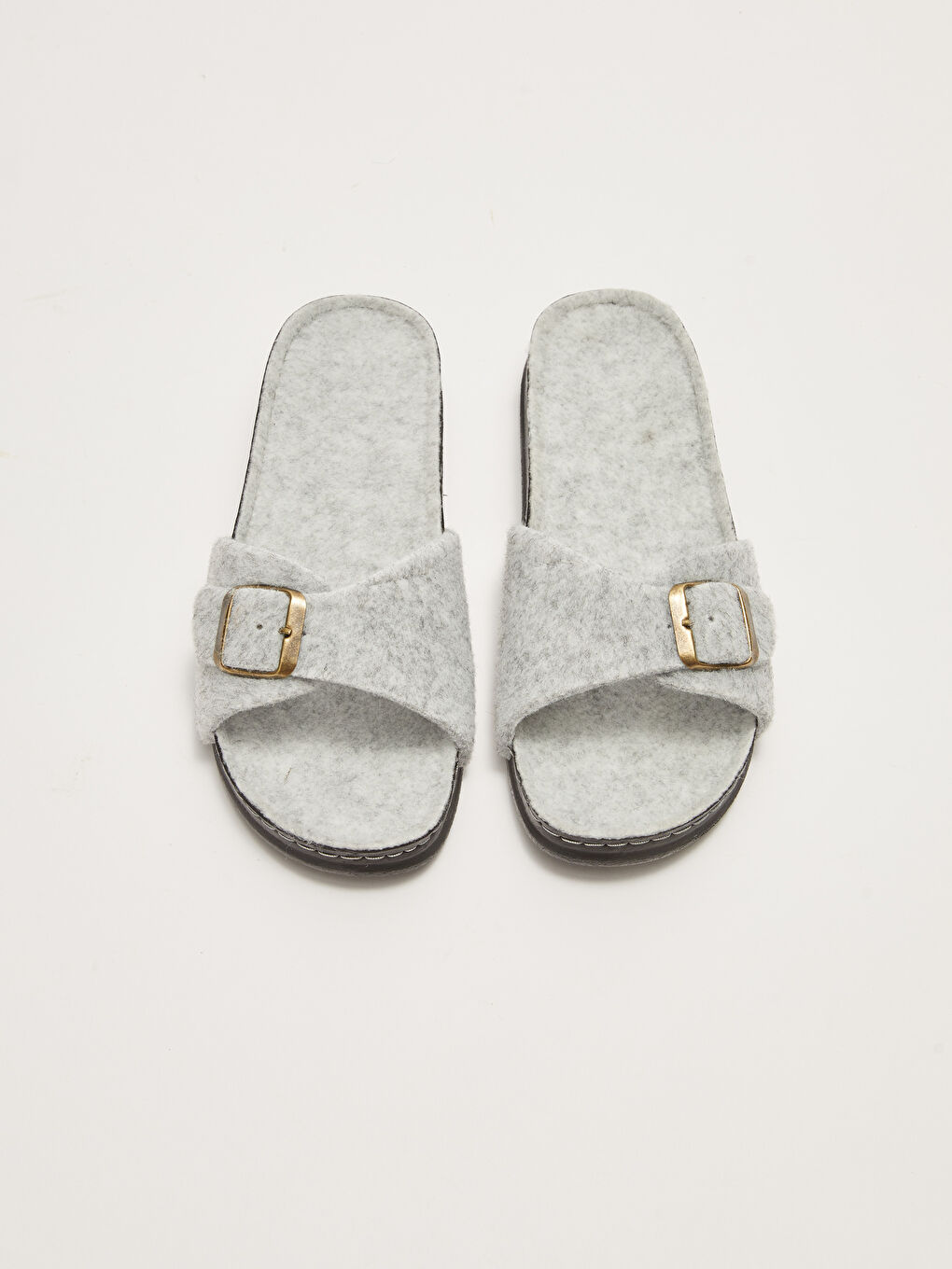 Gri Tek Bantlı Toka Detaylı Kadın Ev Terliği-4