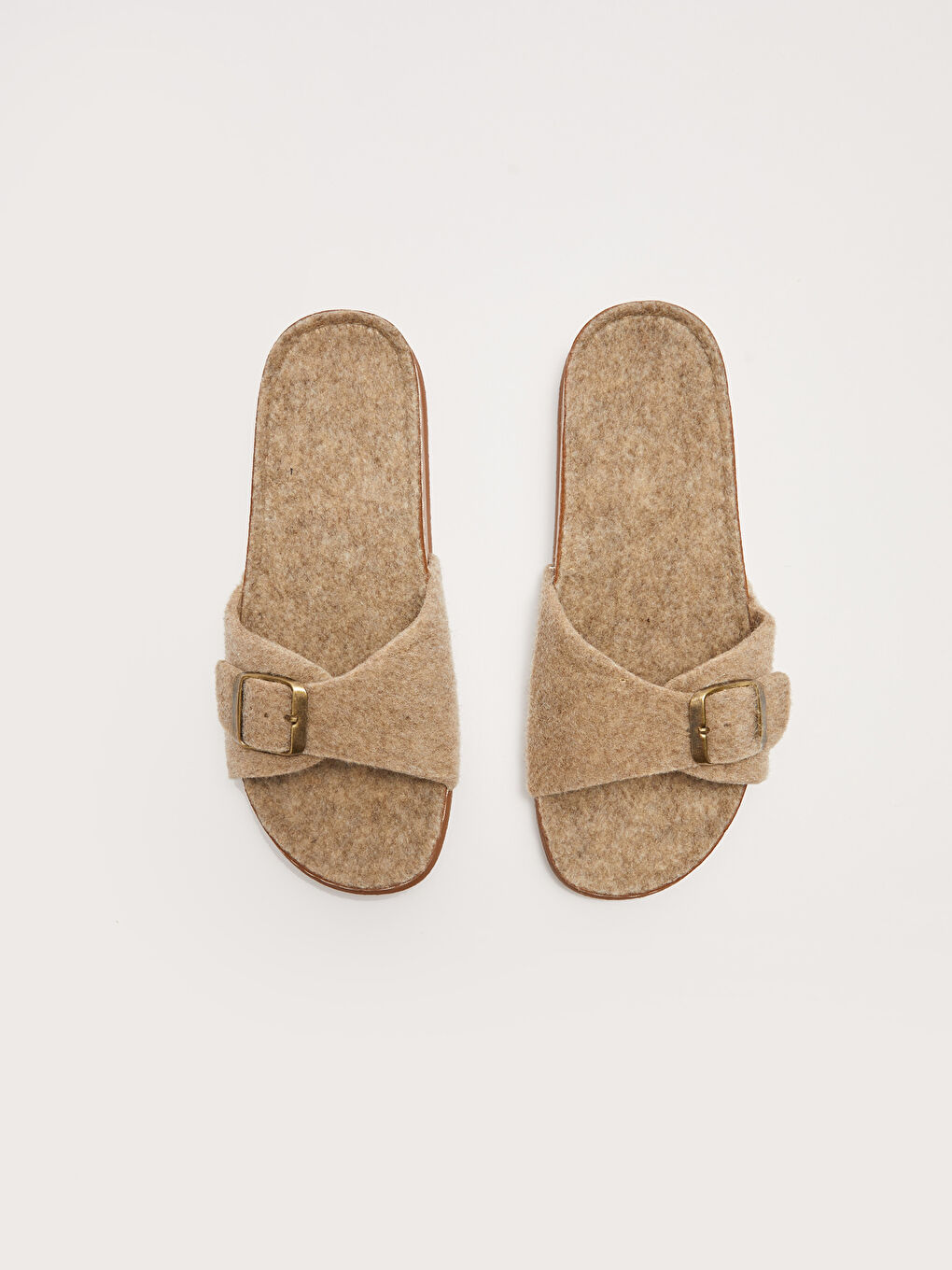 Kahverengi Tek Bantlı Toka Detaylı Kadın Ev Terliği-5