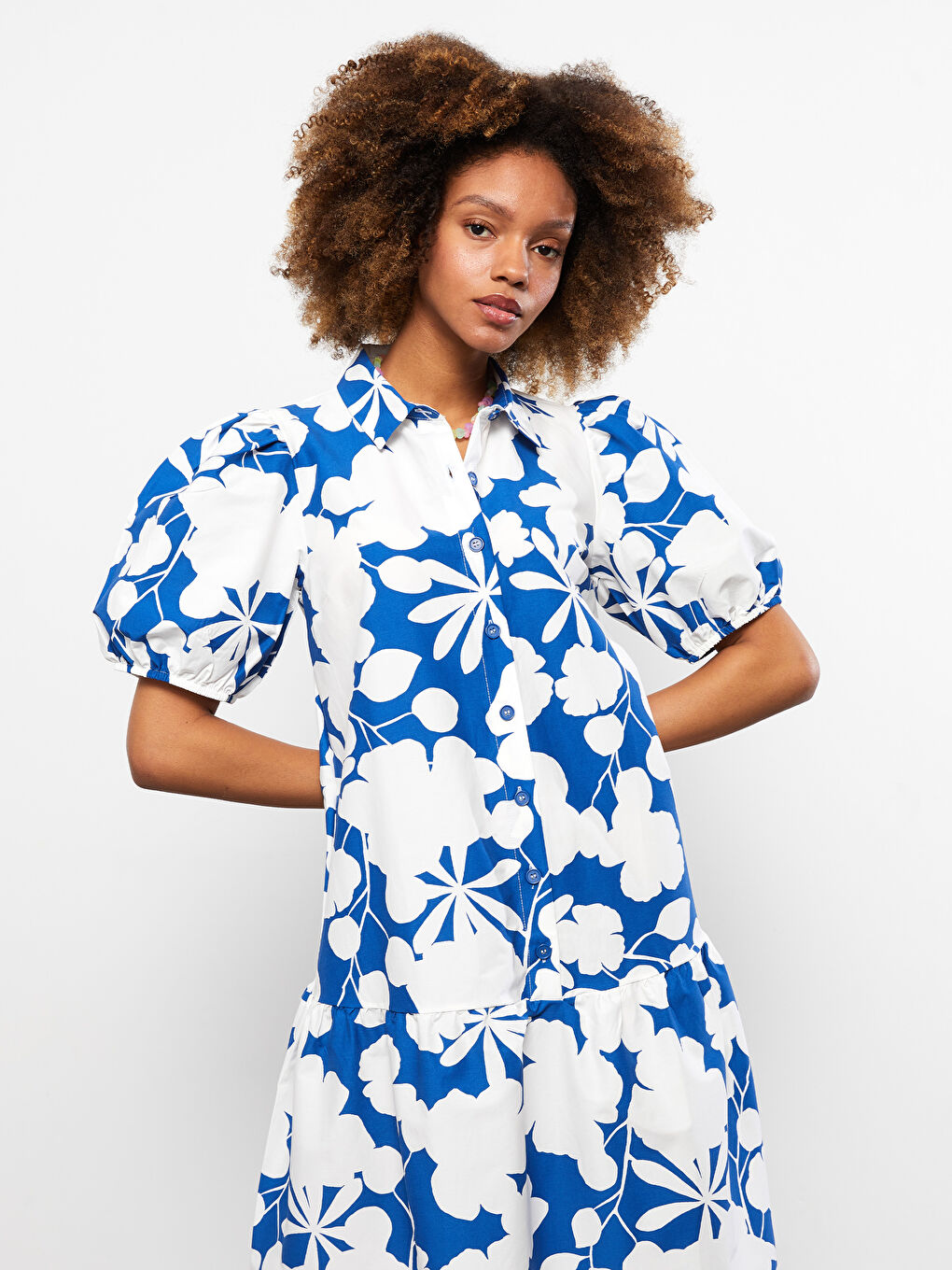 فستان للسيدات بوبلين بياقة قميص مُزهر كم قصير-2