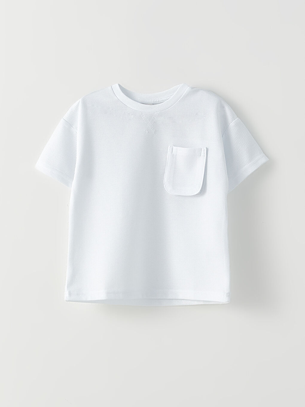 تيشيرت كم قصير أساسي بياقة دائرية للأولاد