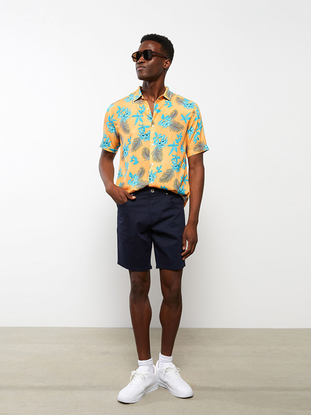 Lacivert Slim Fit Gabardin Erkek Şort-1