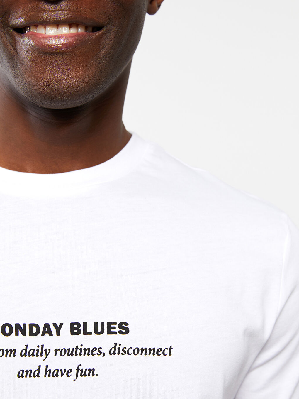 Beyaz Bisiklet Yaka Kısa Kollu Baskılı Penye Erkek Tişört-3