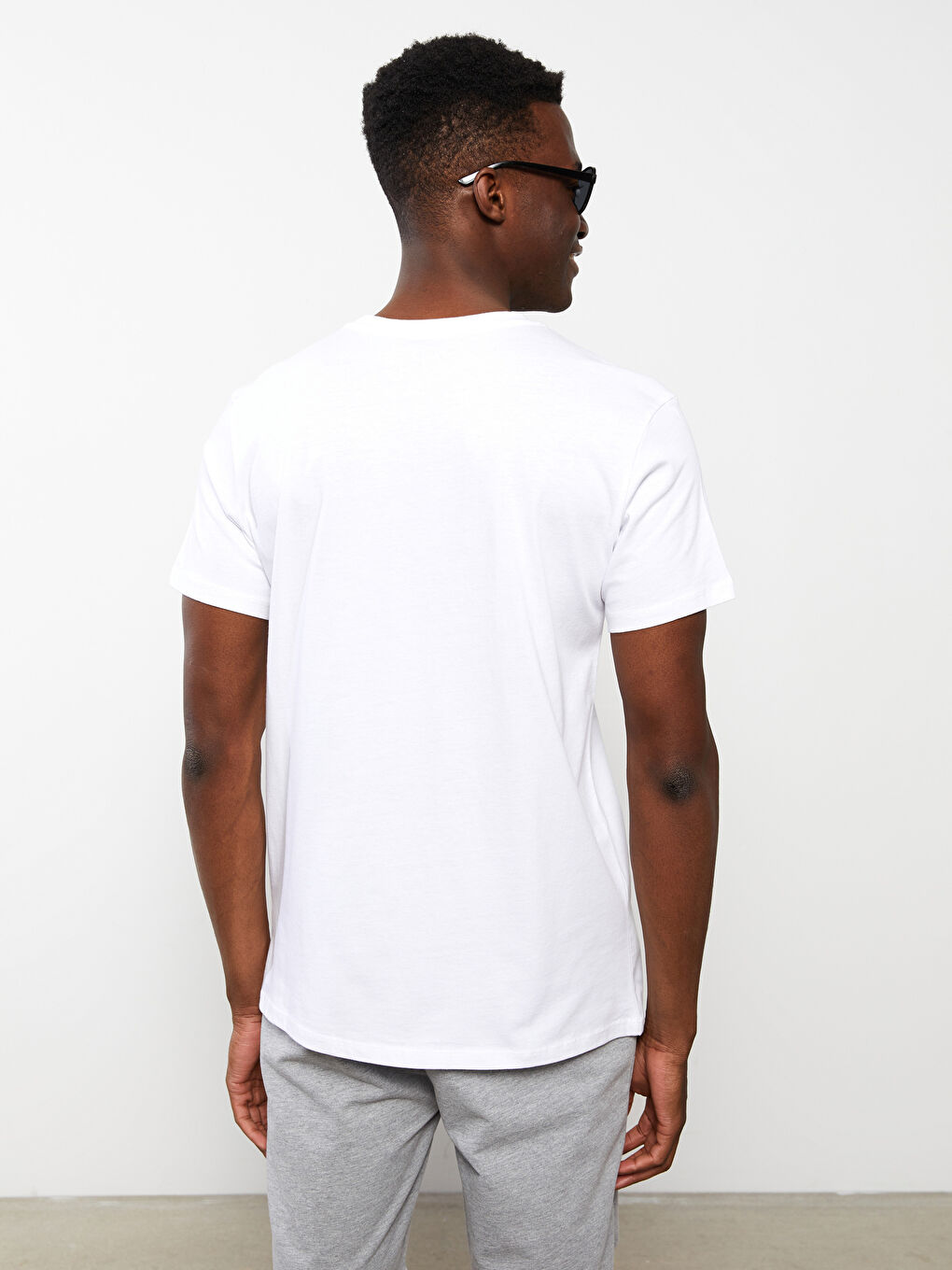 Beyaz Bisiklet Yaka Kısa Kollu Baskılı Penye Erkek Tişört-4