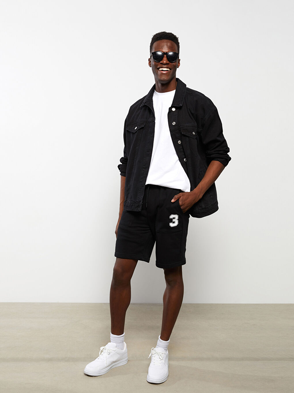 Siyah Standart Kalıp Örme Erkek Şort-1