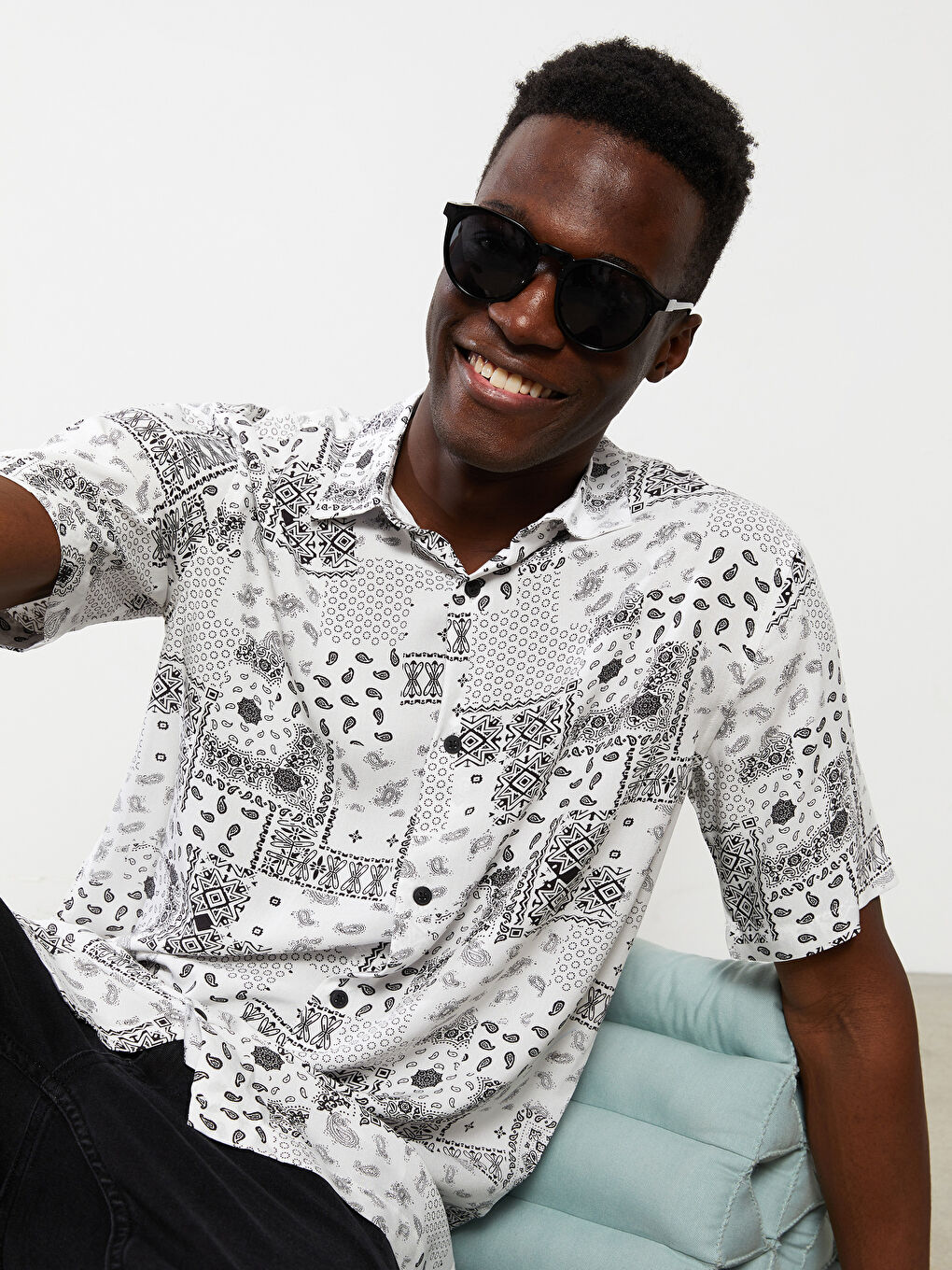 Beyaz Regular Fit Kısa Kollu Desenli Erkek Gömlek