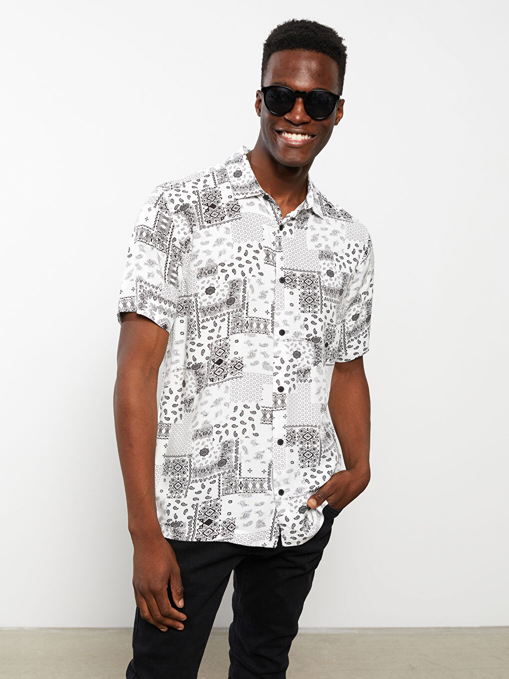Beyaz Regular Fit Kısa Kollu Desenli Erkek Gömlek-2