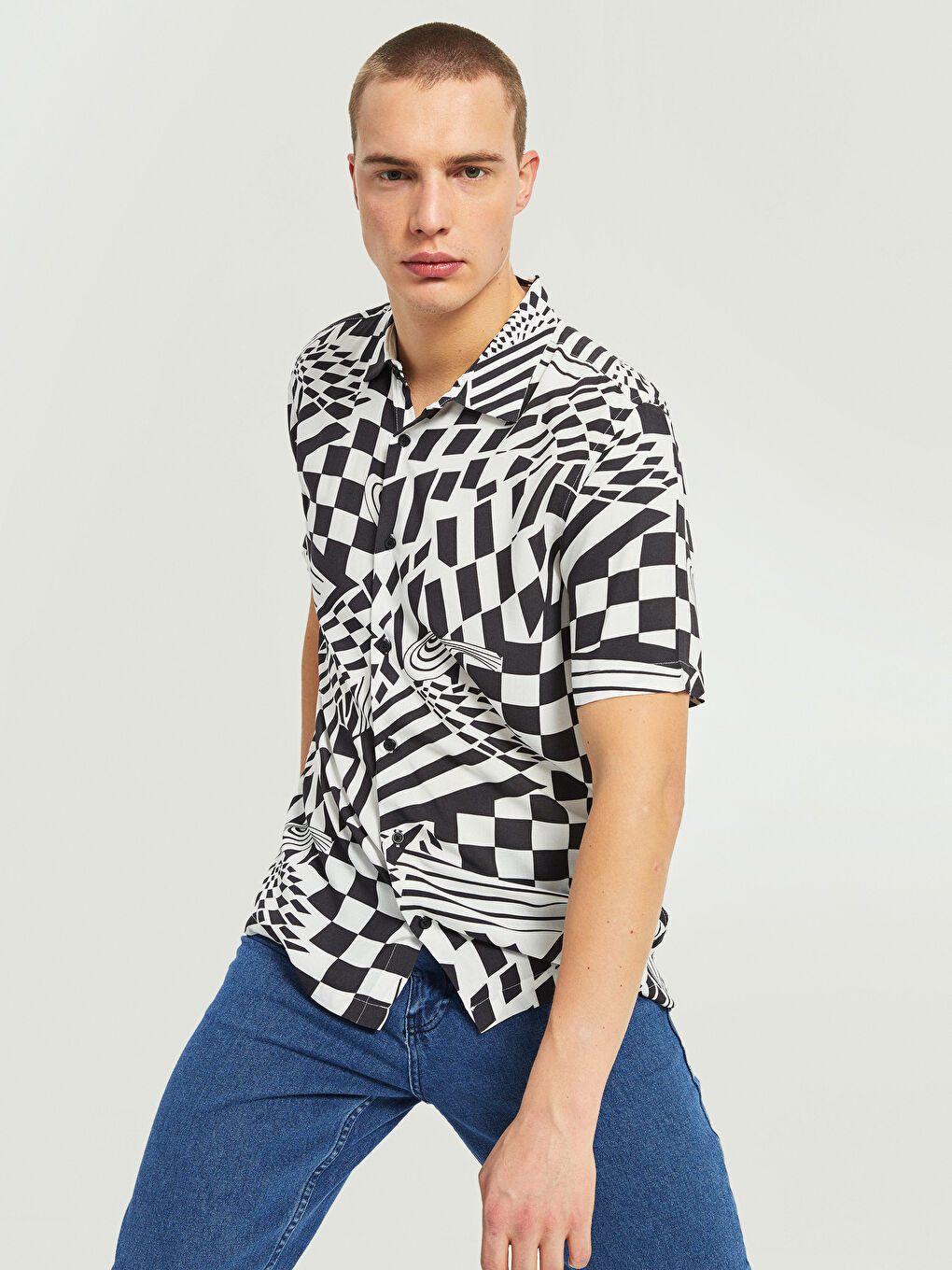 Chemise pour Hommes à Manches Courtes À Motifs en Viscose Coupe Régulière-1