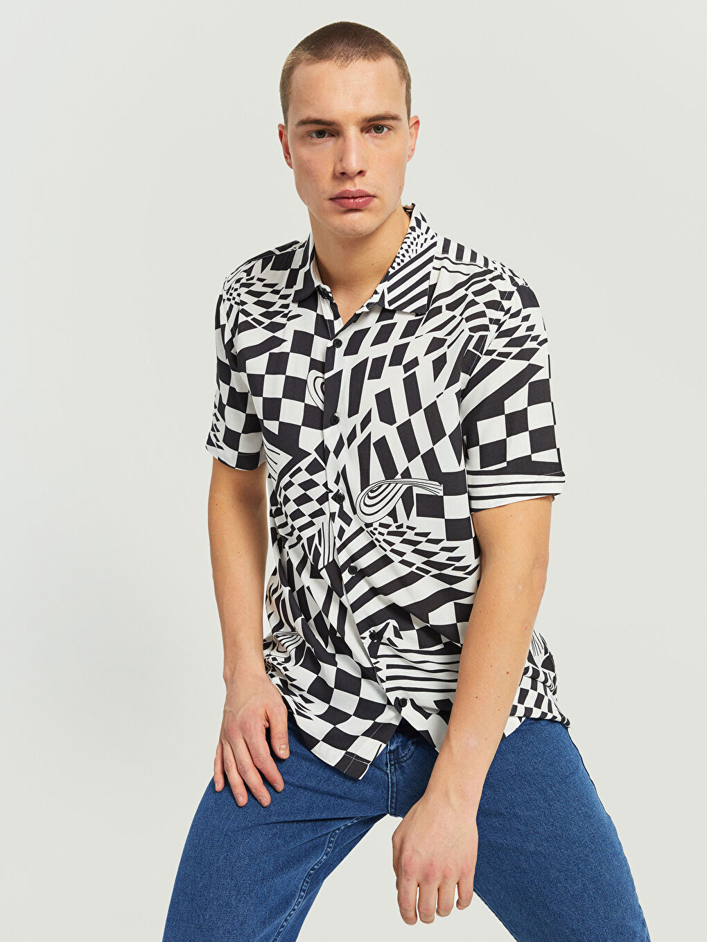 Chemise pour Hommes à Manches Courtes À Motifs en Viscose Coupe Régulière-3