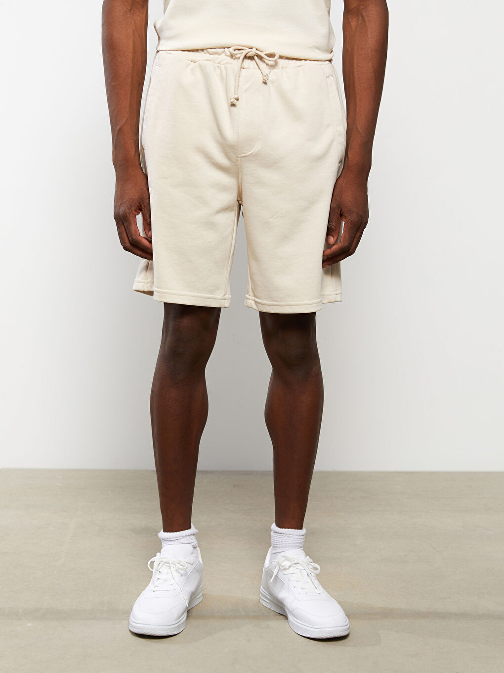 Bej Standart Kalıp Örme Erkek Şort-2