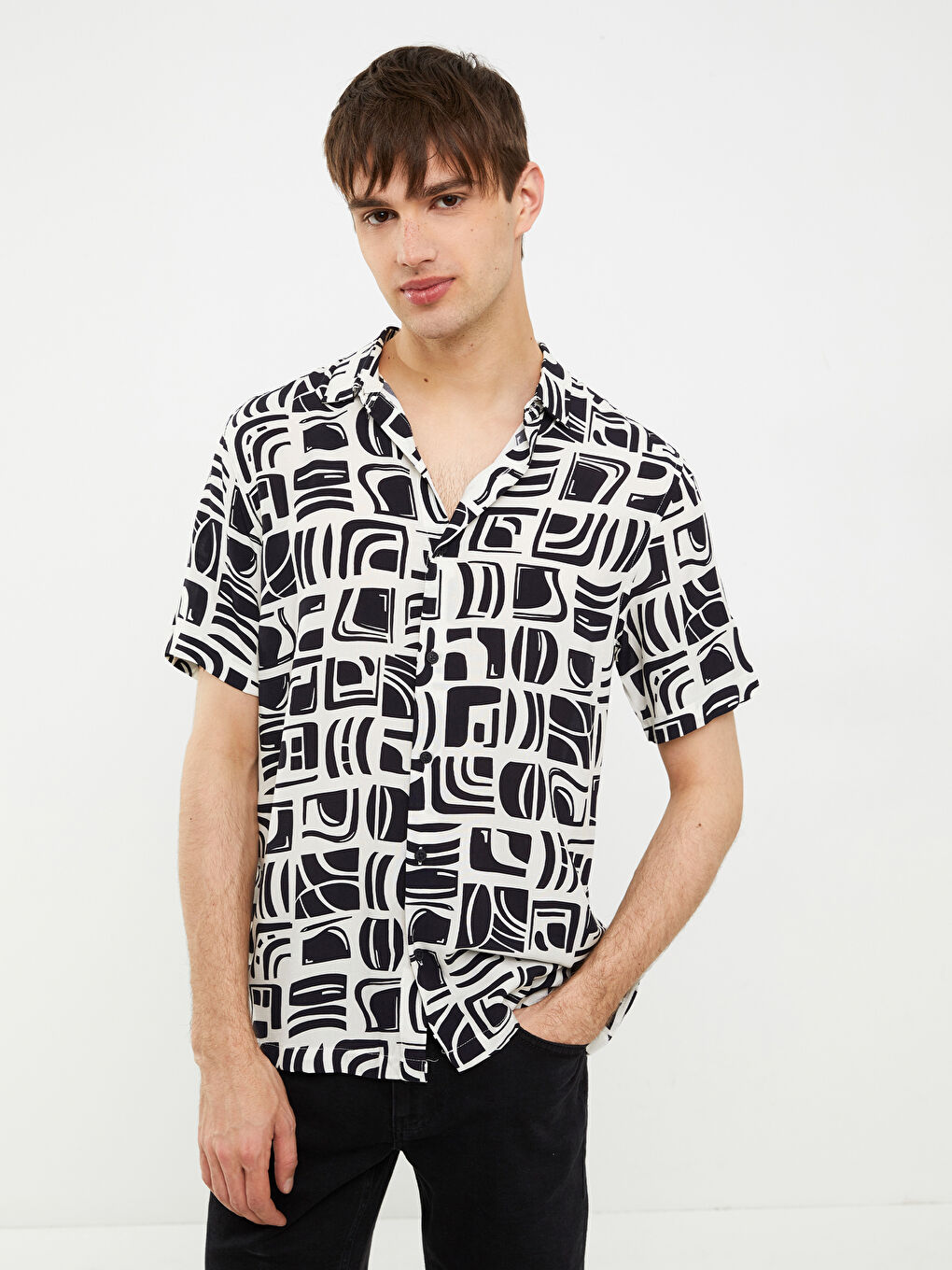 Bej Regular Fit Kısa Kollu Desenli Viskon Erkek Gömlek-1