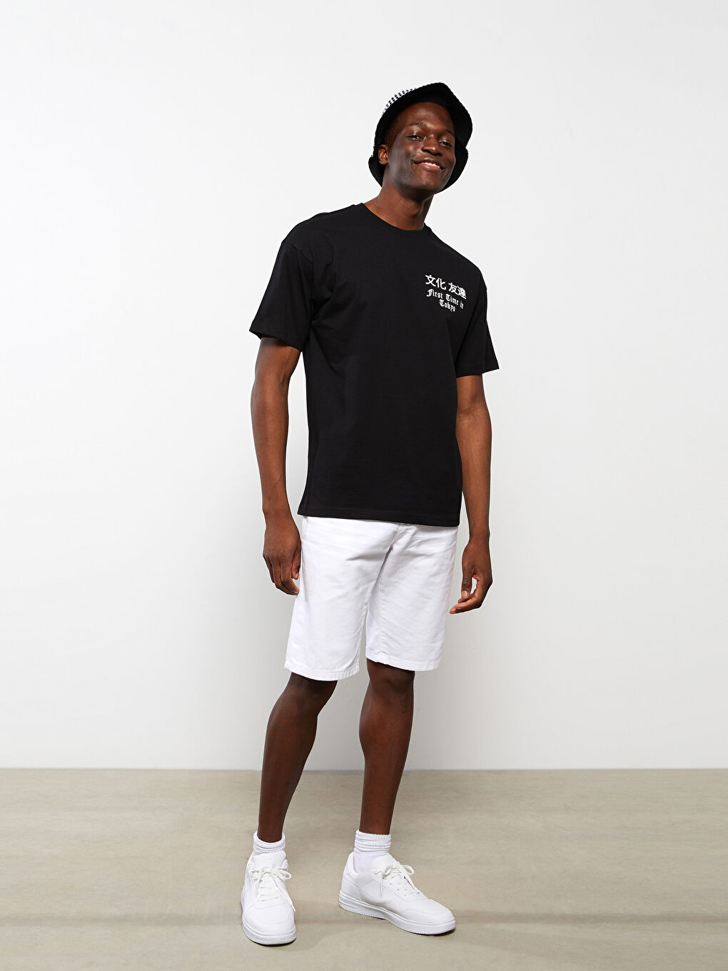 Siyah Oversize Bisiklet Yaka Kısa Kollu Baskılı Penye Erkek Tişört-1