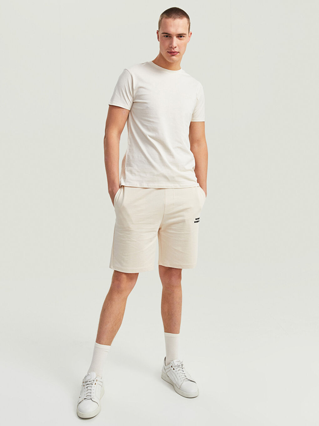 Bej Bisiklet Yaka Kısa Kollu Baskılı Penye Erkek Tişört-2