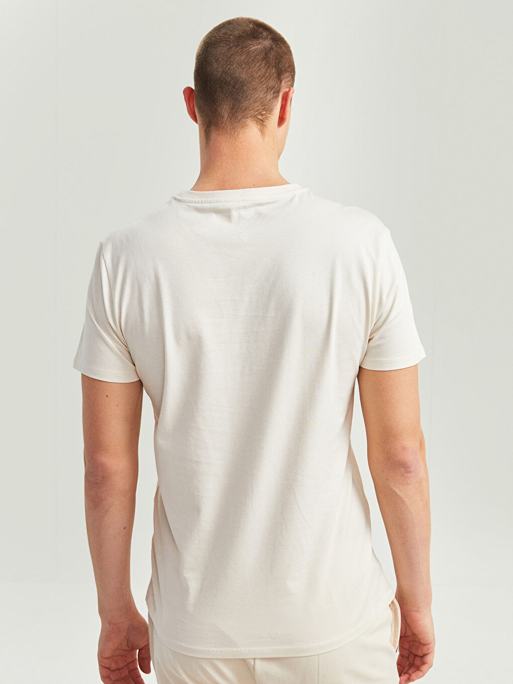 Bej Bisiklet Yaka Kısa Kollu Baskılı Penye Erkek Tişört-4