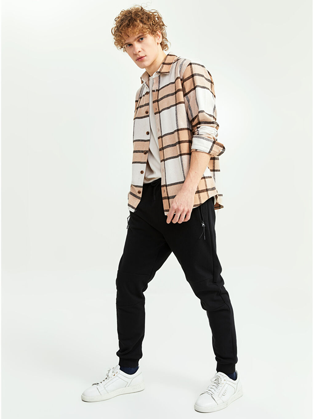 Siyah Standart Kalıp Erkek Pantolon-1