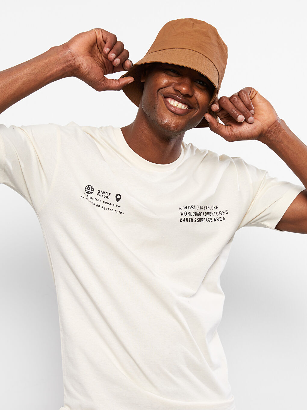 Bej Oversize Bisiklet Yaka Kısa Kollu Baskılı Penye Erkek Tişört