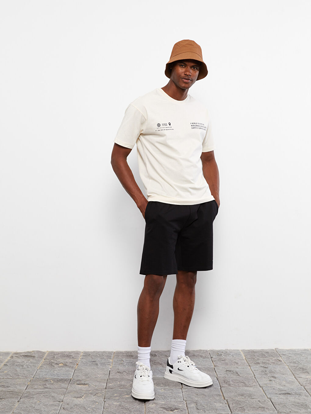 Bej Oversize Bisiklet Yaka Kısa Kollu Baskılı Penye Erkek Tişört-2