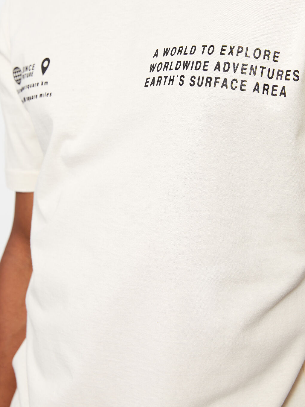 Bej Oversize Bisiklet Yaka Kısa Kollu Baskılı Penye Erkek Tişört-3