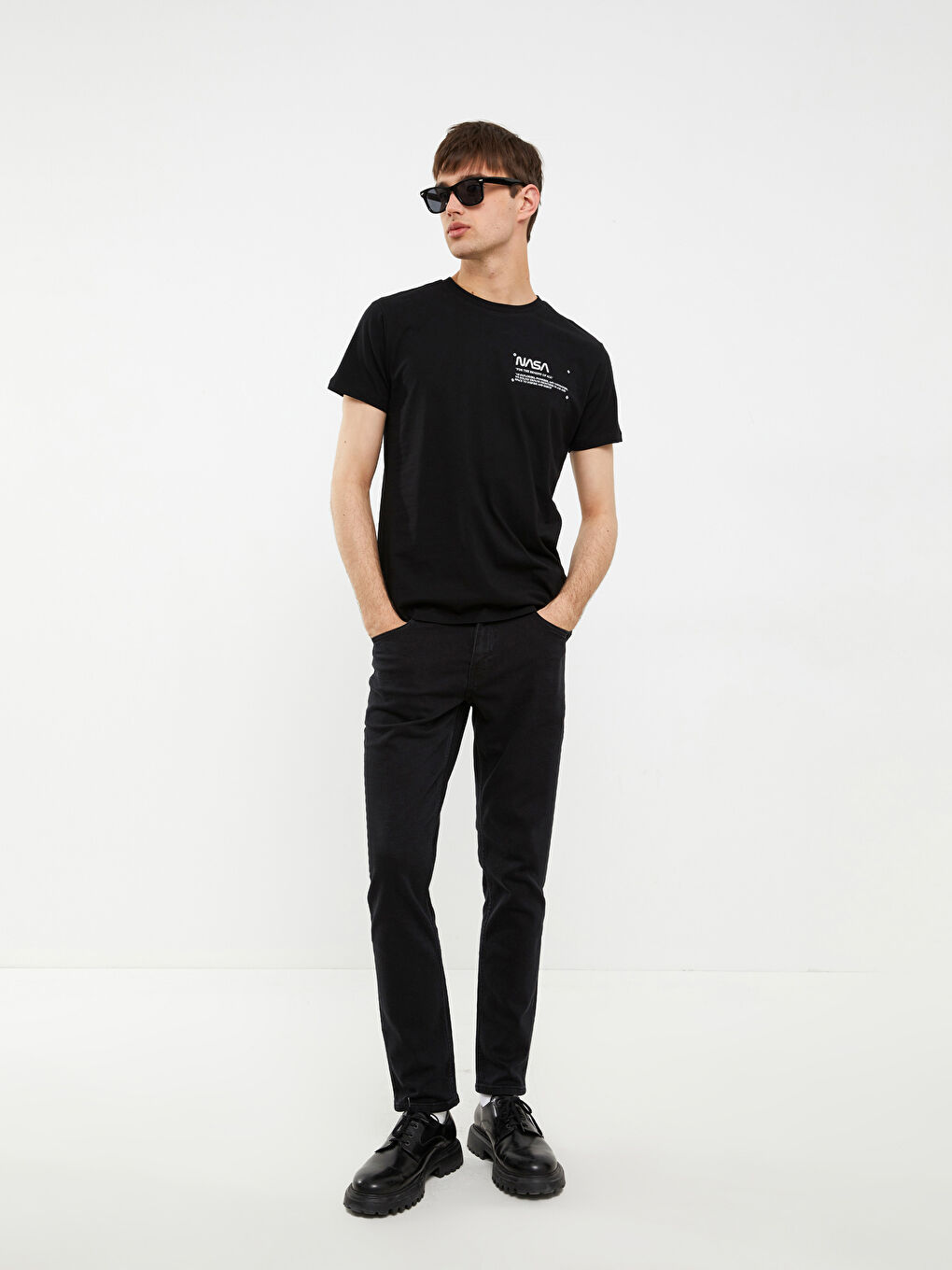 Siyah Bisiklet Yaka Kısa Kollu Nasa Baskılı Penye Erkek Tişört-2