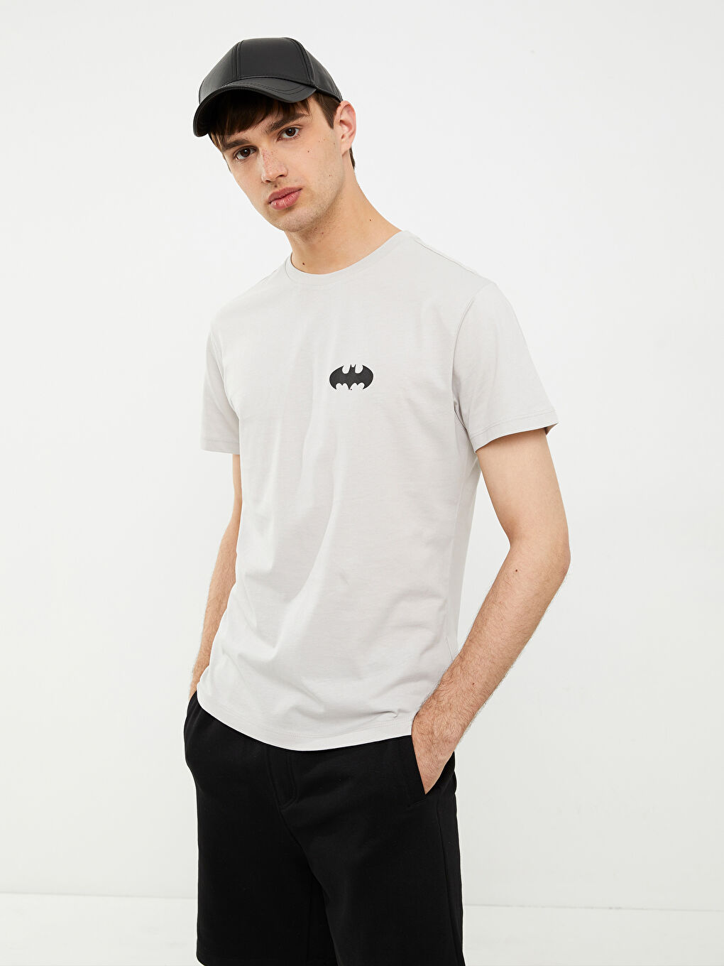 Gri Bisiklet Yaka Kısa Kollu Batman Baskılı Penye Erkek Tişört-1