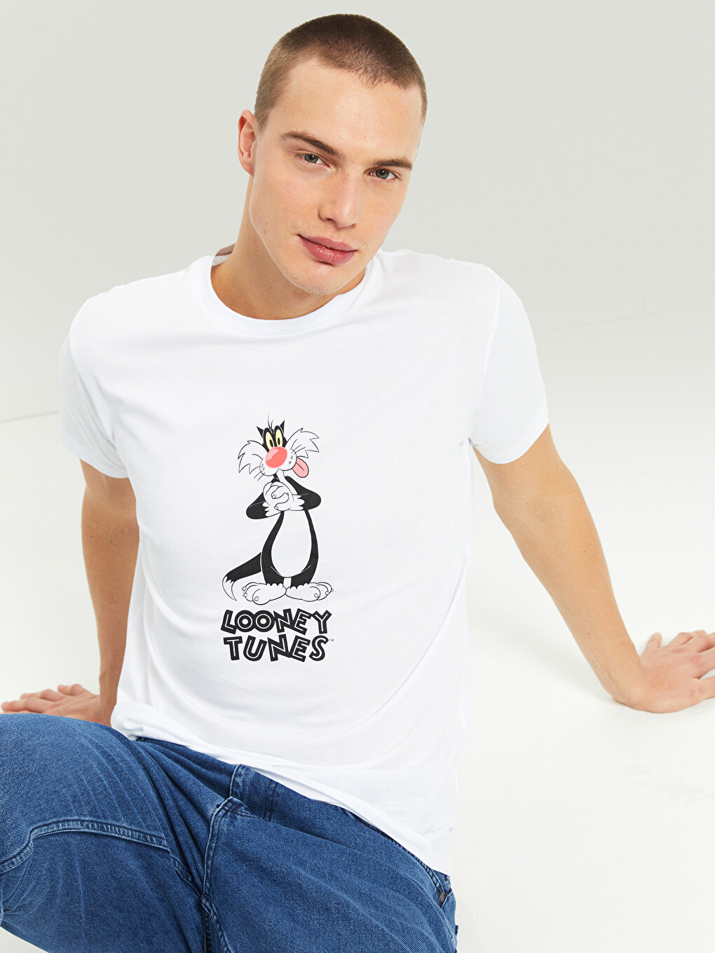 Bisiklet Yaka Kısa Kollu Looney Tunes Baskılı Penye Erkek Tişört