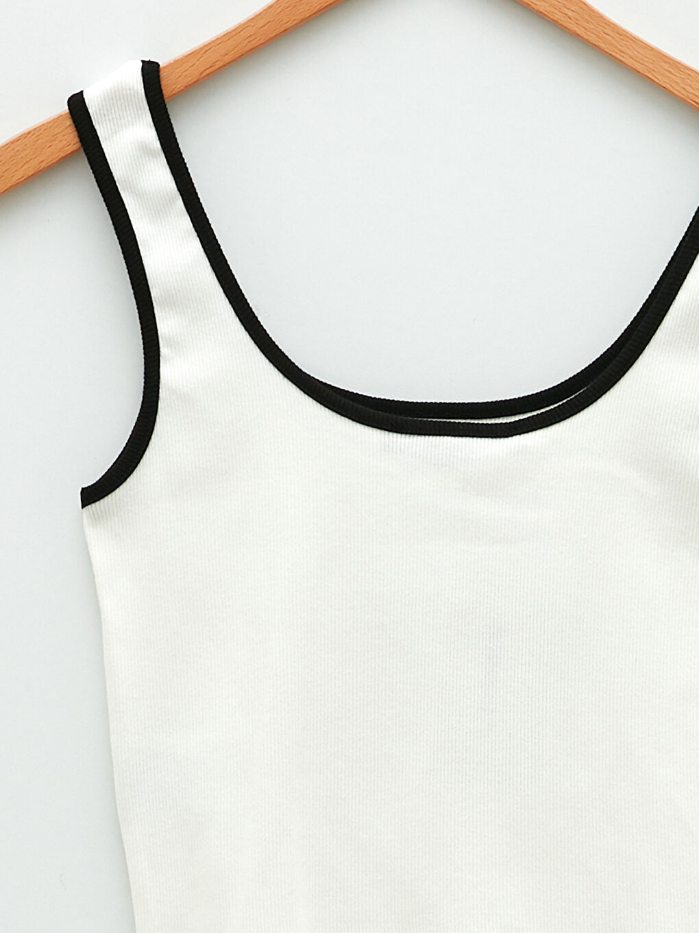 LCW Vision Women's U Neck Plain Crop Top -S2GE17Z8-FDU