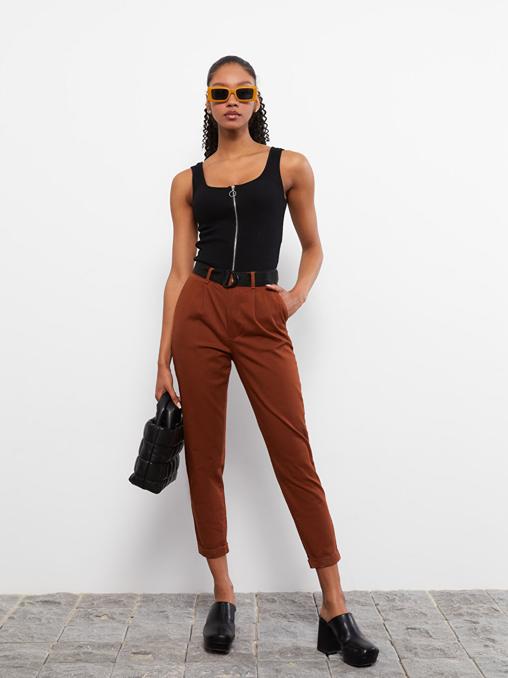 Women U Neck Sleeveless Plain Singlet